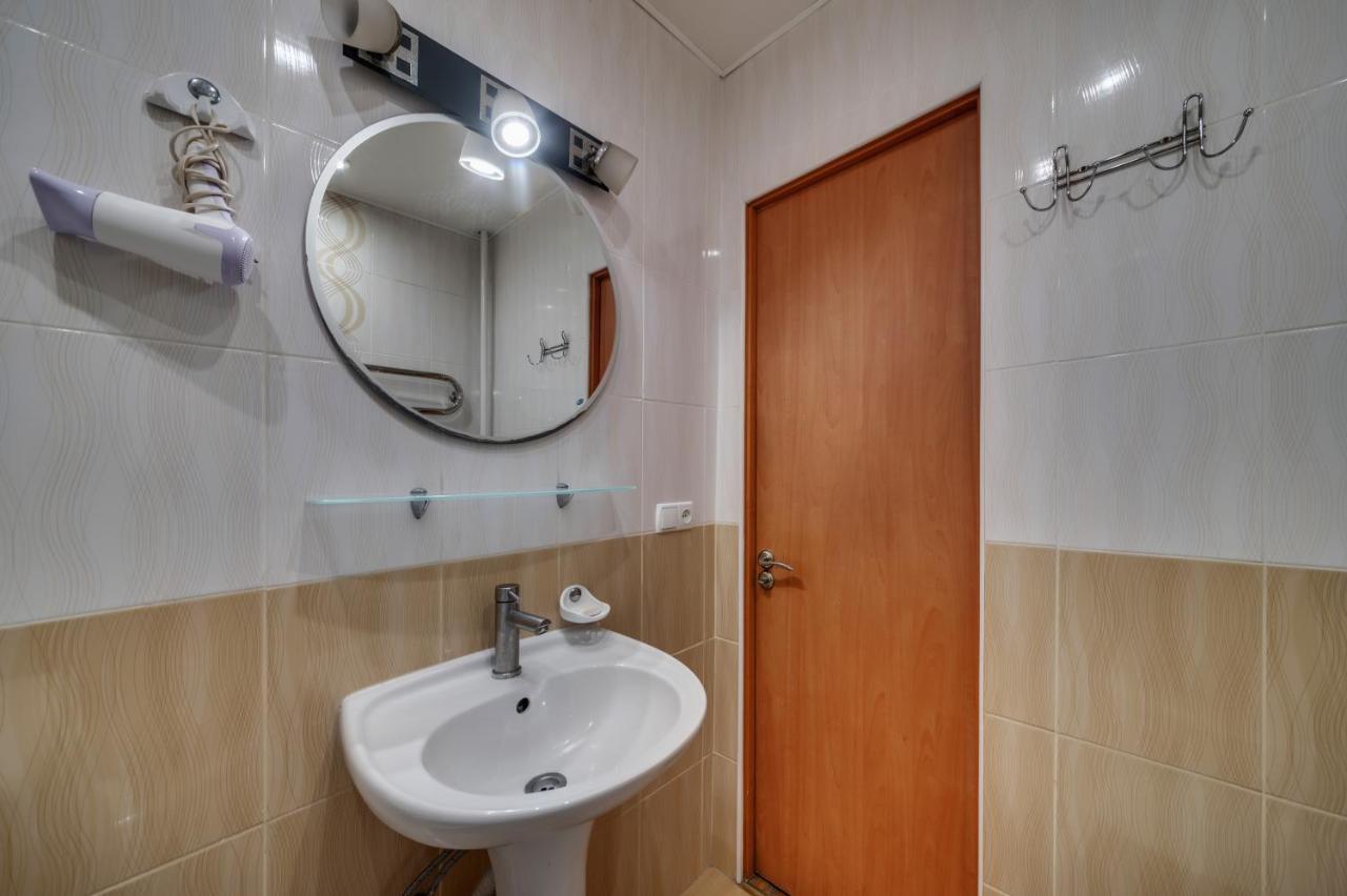Apartment - Sobornyi Prospect 93 Zaporizhia Exterior foto