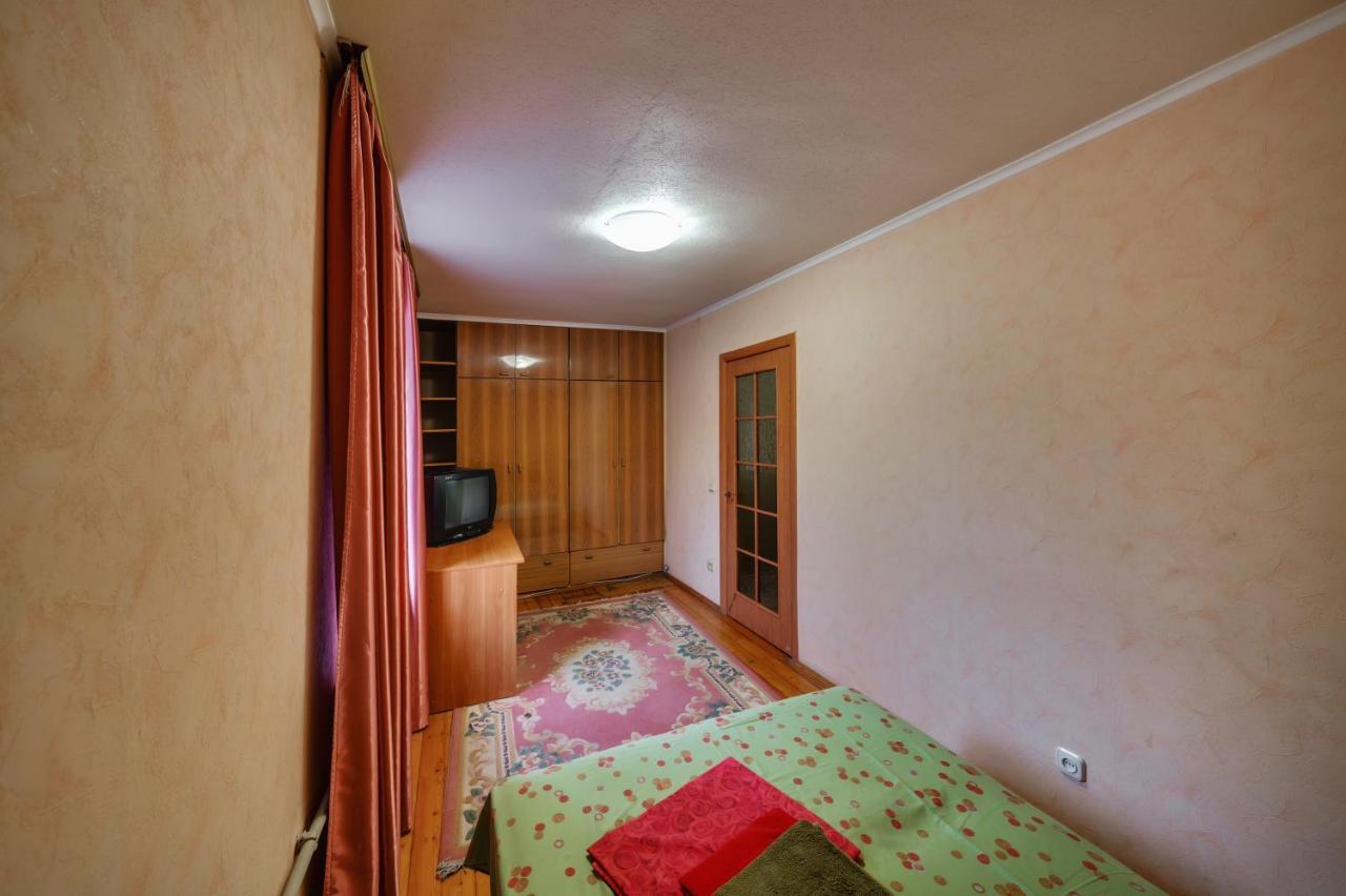 Apartment - Sobornyi Prospect 93 Zaporizhia Exterior foto